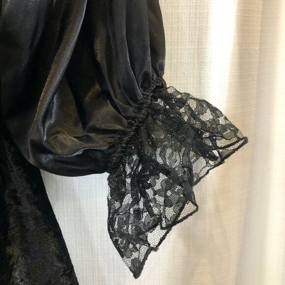 In Character Pirate Lady Costume Plus Size Halloween - Picture 7 of 15